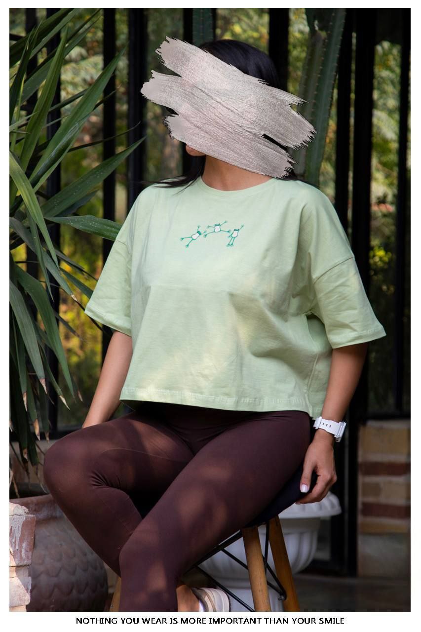 تیشرت زنانه طرح قورباغه برند ترافیک